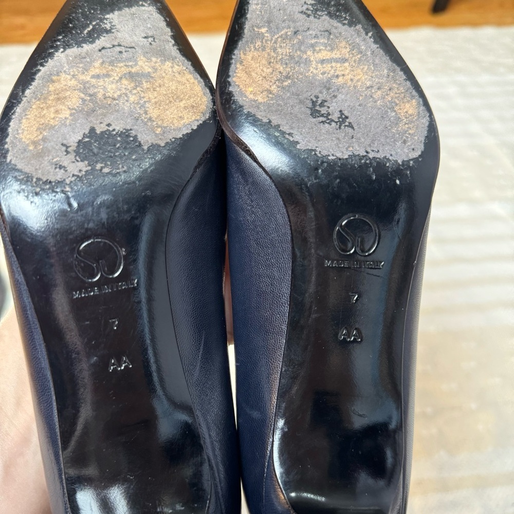 St. John black and gold heels vintage made in Italy size 7AA - Picture 9 of 11